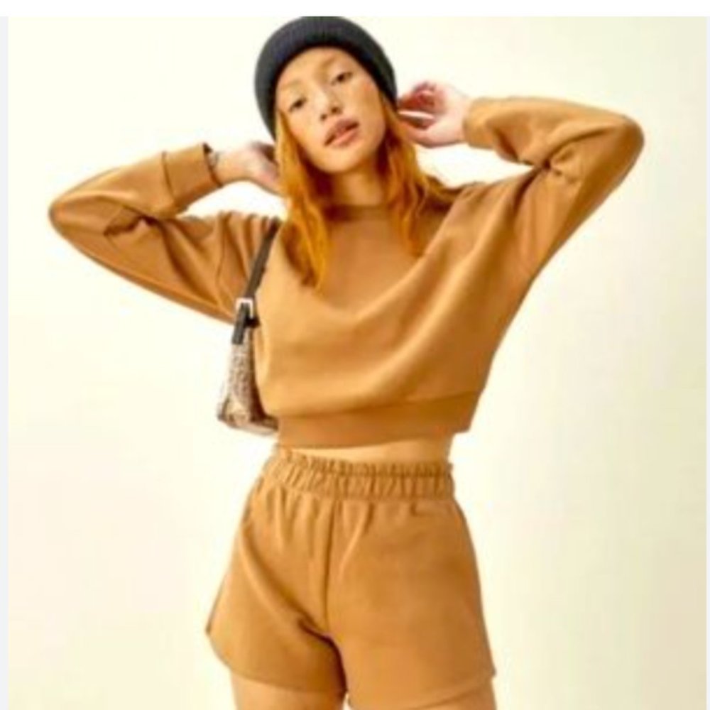 REFORMATION Hunter Classic Sweatshirt & Riley Short - Butterscotch